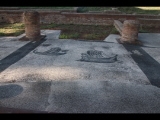 02014 ostia - regio ii - insula vii - piazzale delle corporazioni (ii,vii,4) - station 47 - schiffe - 09.2022.jpg